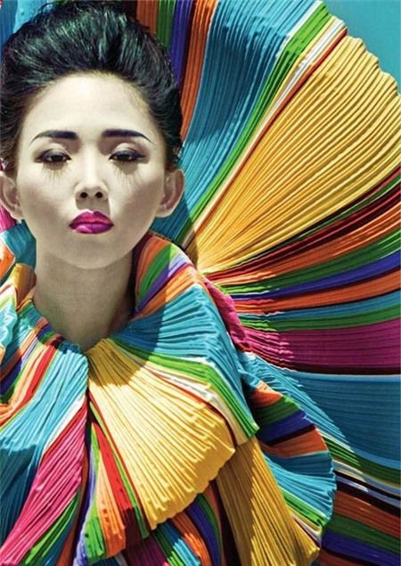 Một Tóc Tiên khác biệt. Đẹp và lạ