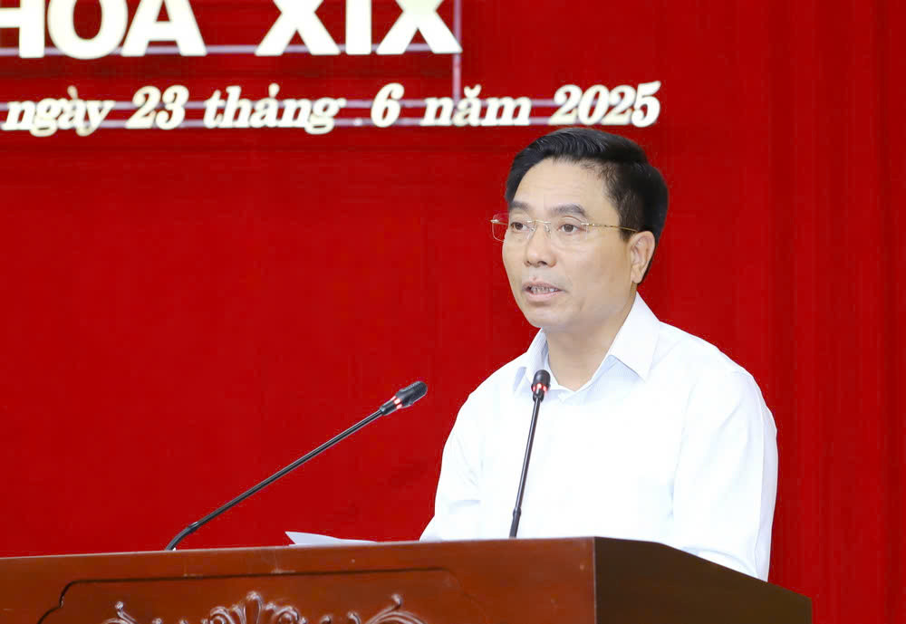 Bí thư Tỉnh uỷ Thanh Hóa Nguyễn Doãn Anh phát biểu tại hội nghị Bí thư Tỉnh uỷ Thanh Hóa Nguyễn Doãn Anh phát biểu tại hội nghị