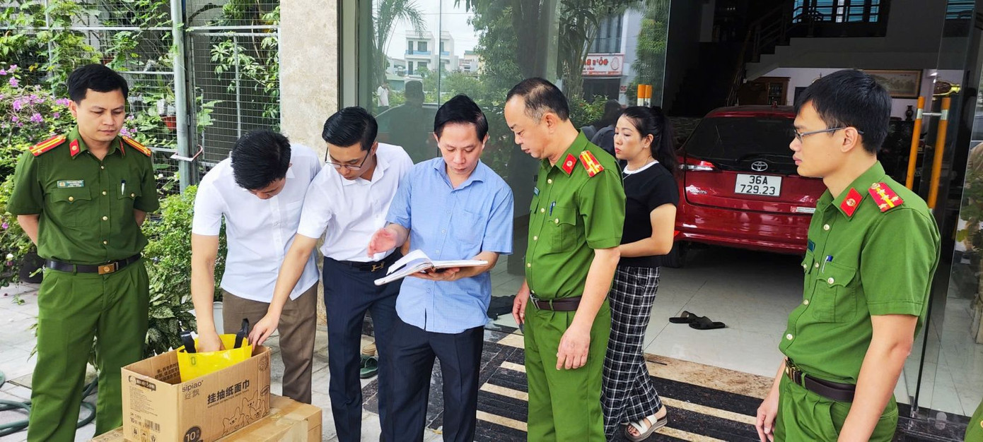 Cơ quan chức năng đã thực hiện khám xét nơi ở của Nguyễn Văn Vi (tức Vi "ngộ") và một số đối tượng khác.