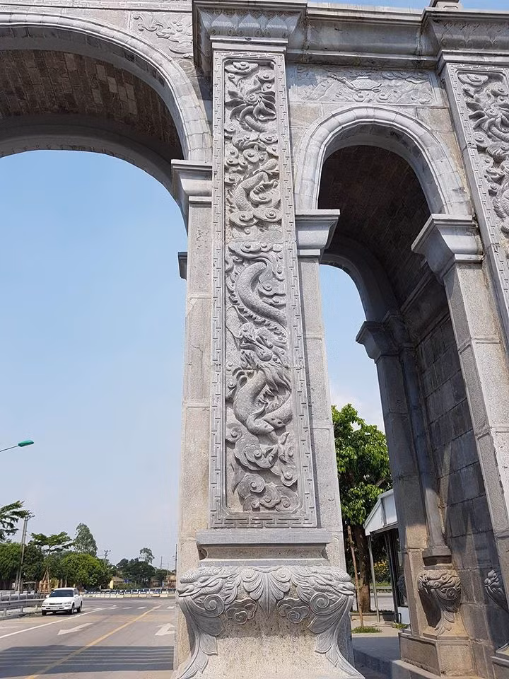 Cận cảnh cổng làng 11 tỷ ở Ninh Bình ảnh 2
