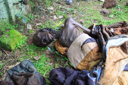 Các nhân chứng cho biết xác ướp phát ra mùi khó chịu. Các nhân chứng cho biết xác ướp phát ra mùi khó chịu