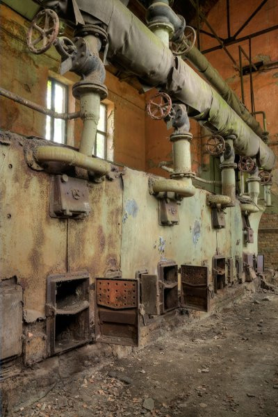 Lò than để sưởi ấm cho các tòa nhà vào mùa đông