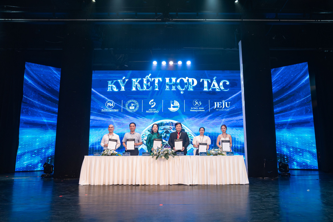 Nhà hát Ngôi Sao hướng đến cộng đồng với dịch vụ mở rộng.