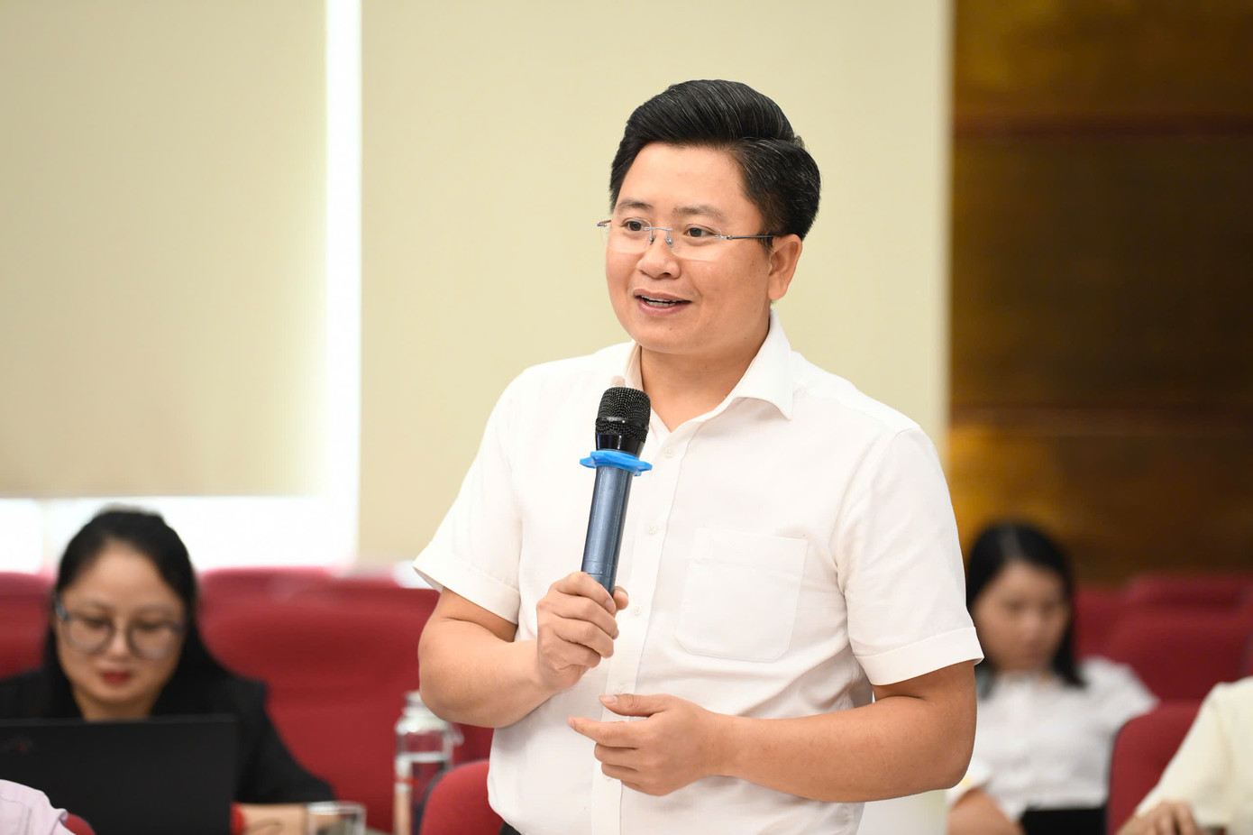 Ông Nguyễn Kim Hùng - Phó Chủ tịch Hiệp hội doanh nghiệp nhỏ và vừa Việt Nam, Chủ tịch HĐQT Kim Nam Group. Ông Nguyễn Kim Hùng - Phó Chủ tịch Hiệp hội doanh nghiệp nhỏ và vừa Việt Nam, Chủ tịch HĐQT Kim Nam Group.