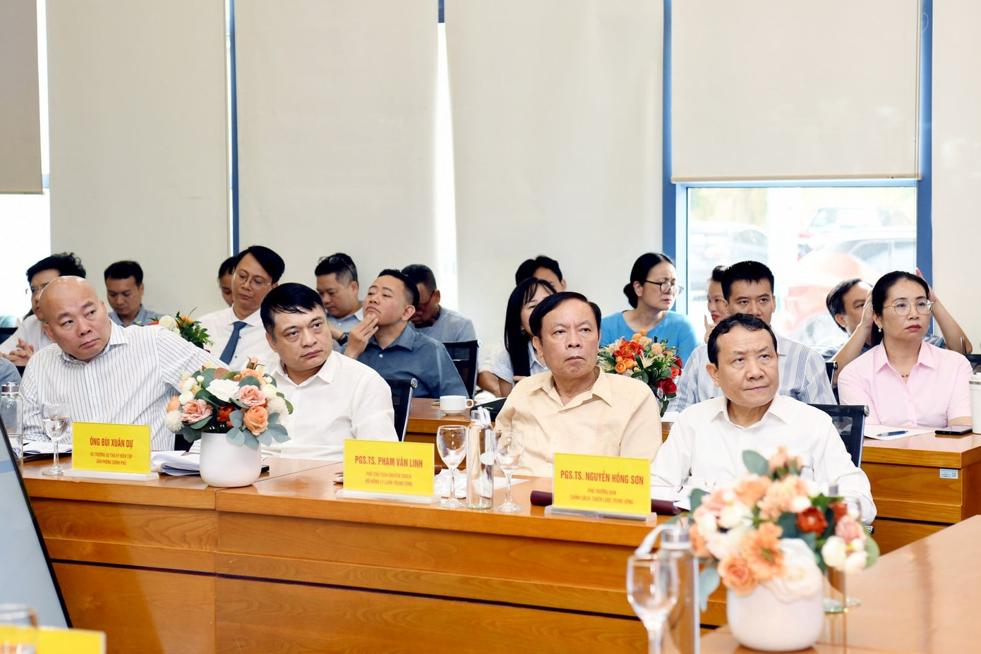 Hội thảo thu hút đông đảo chuyên gia, diễn giả tham gia.