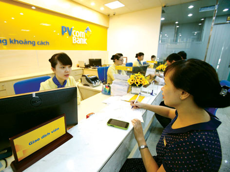 PVcomBank ghi dấu ấn đặc biệt với khách hàng bằng chương trình khuyến mại lớn “Quà tặng trao tay mừng ngày hợp nhất”. Ảnh: Như Ý 