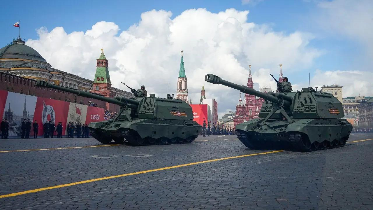 Pháo tự hành của quân đội Nga. Ảnh: AP