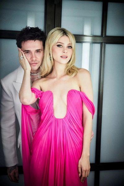 Hình ảnh hậu trường của Brooklyn Beckham và vợ khi dự Met Gala 2022. Ảnh: Vogue.