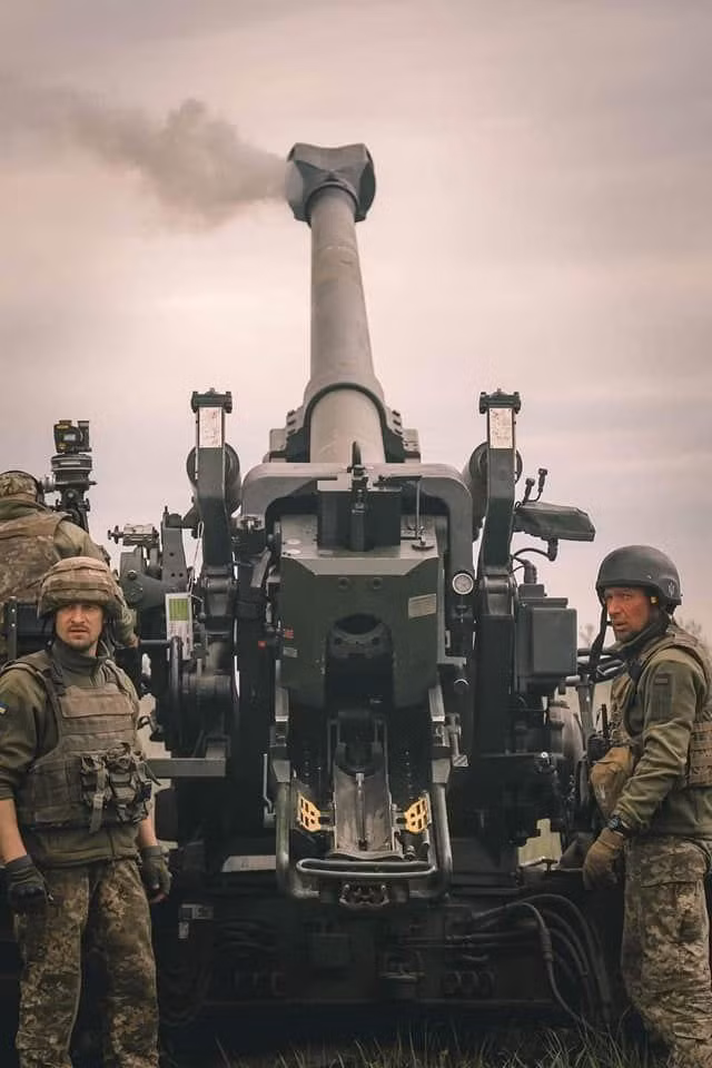 Hình ảnh được cho là lựu pháo FH70 được sử dụng bởi quân đội Ukraine. Ảnh: Telegram Hình ảnh được cho là lựu pháo FH70 được sử dụng bởi quân đội Ukraine. Ảnh: Telegram