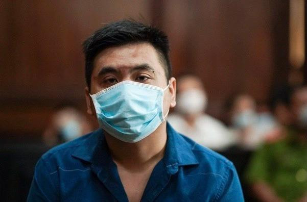 Nguyễn Trần Hoàng Phong tại tòa phúc thẩm tháng 4/2021. Ảnh: Chí Hùng.