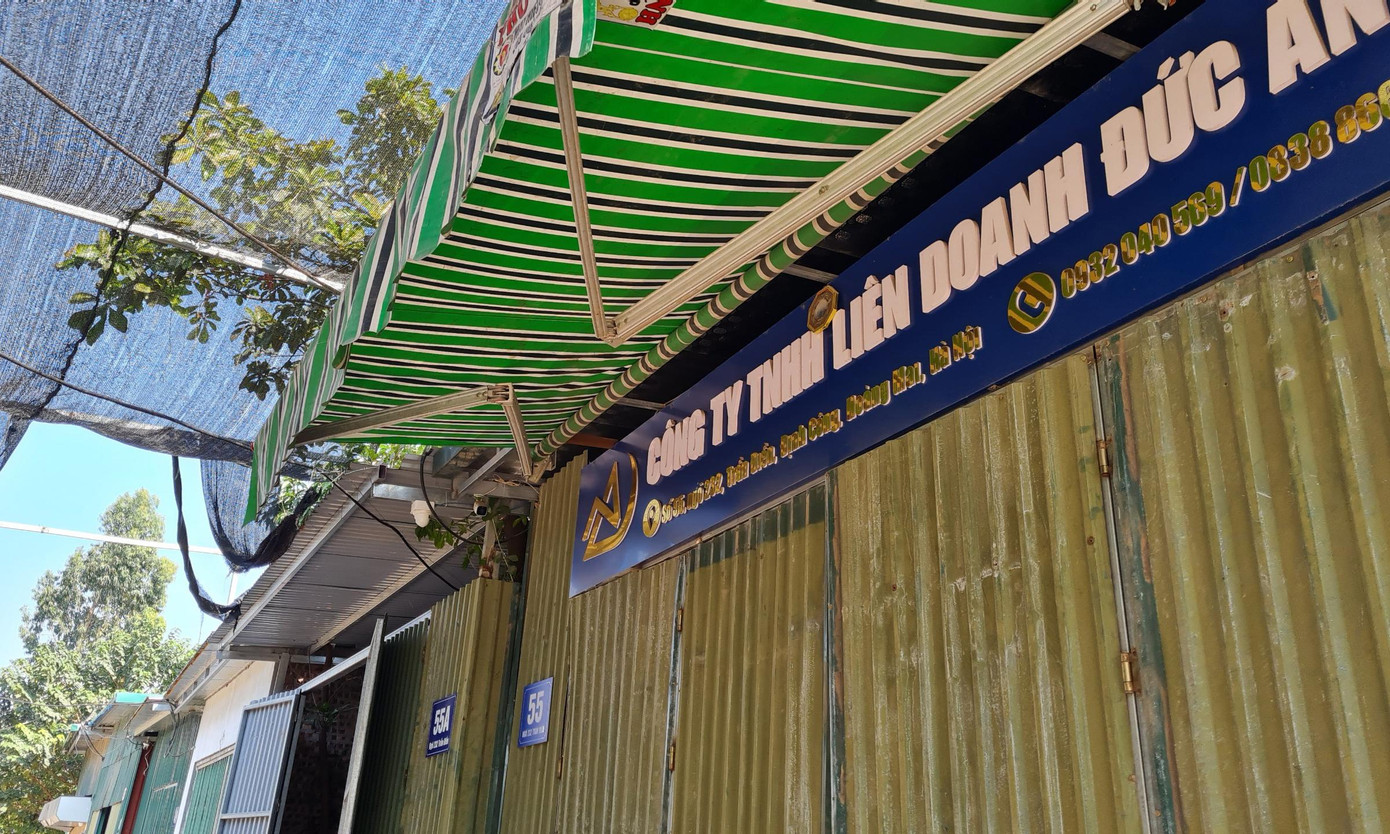 Những công trình nhà xưởng "mọc" lên tại khu Đầm Bông được sử dụng làm nhà kho, xưởng sản xuất...