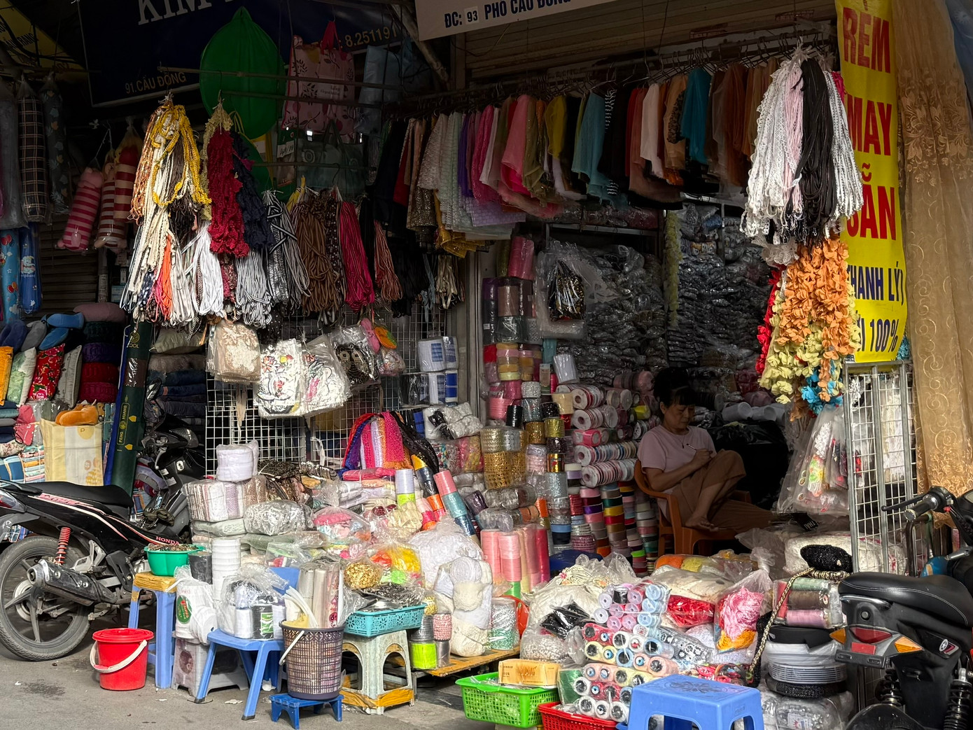 Khoảng 1,3 triệu hộ kinh doanh có doanh thu trên 100 triệu đồng/năm thuộc diện nộp thuế.