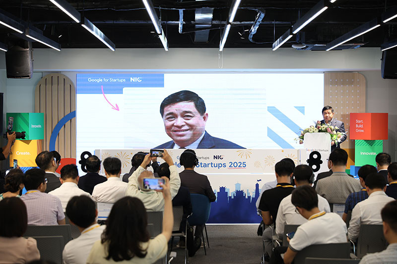 Phó Thủ tướng Nguyễn Chí Dũng phát biểu tại sự kiện. Phó Thủ tướng Nguyễn Chí Dũng phát biểu tại sự kiện.