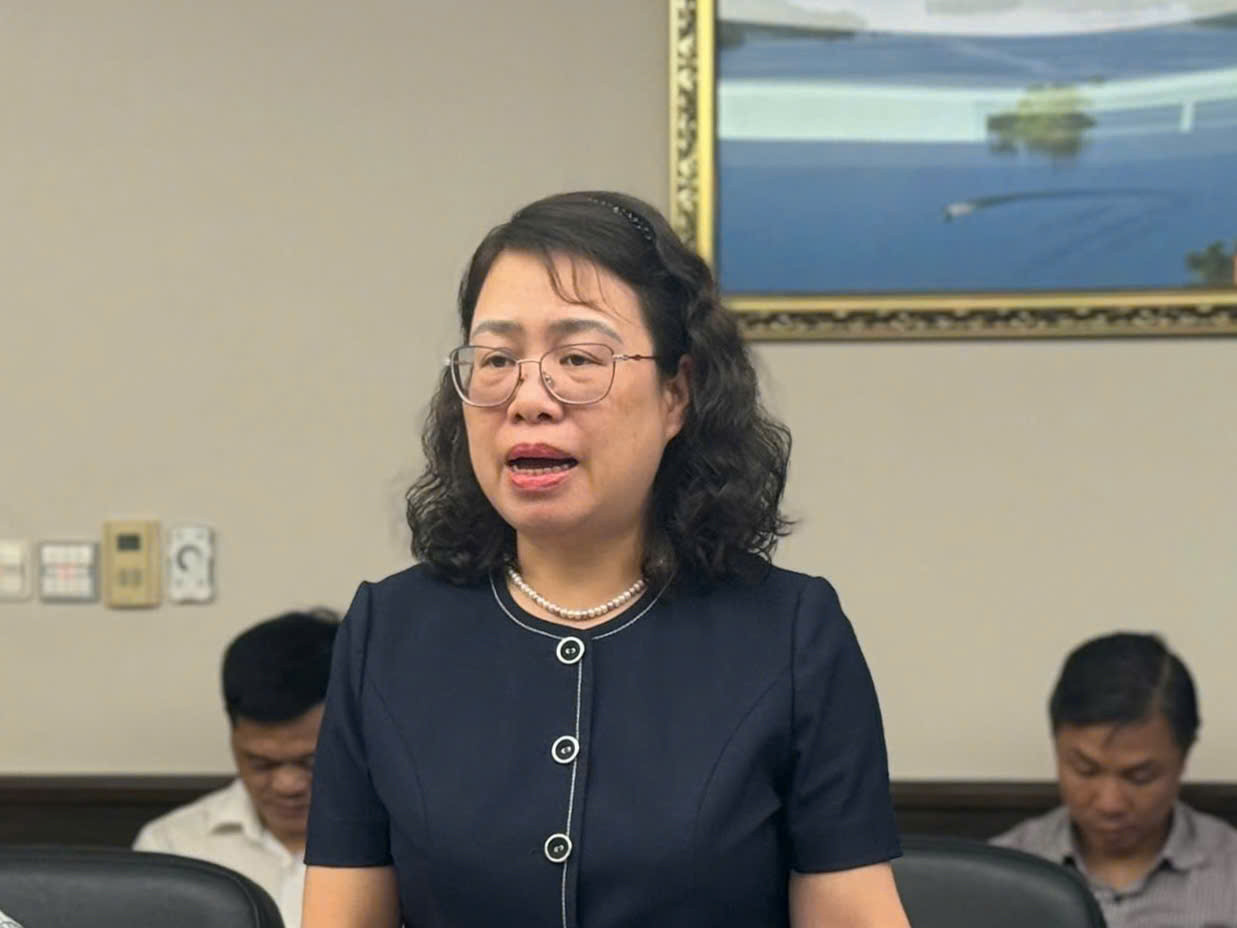 Bà Ngô Thị Nhung - Phó Giám đốc Kho Bạc Nhà nước. Bà Ngô Thị Nhung - Phó Giám đốc Kho Bạc Nhà nước.