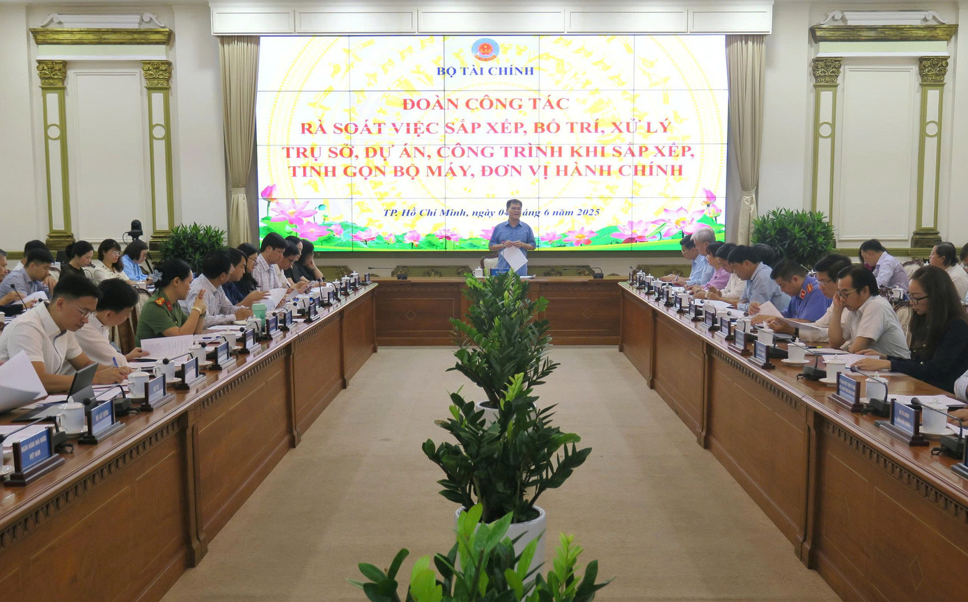 Bộ Tài chính lập tổ "phản ứng nhanh" hướng dẫn xử lý nhà, đất công sau sắp xếp.