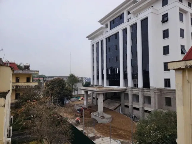 Trụ sở UBND huyện đang hoàn thiện tại Thanh Hóa.