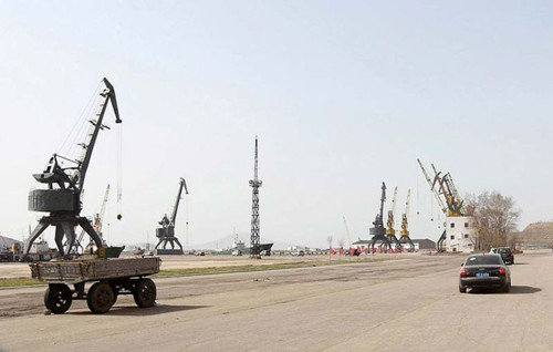 Khu vực này chỉ hoạt động sôi nổi và có những bước phát triển mới từ năm 2001 Tháng 11/2011, Triều Tiên bắt đầu xây những nhà máy truyền tải điện để nhận nguồn điện cung ứng từ Trung Quốc. Các nhà đầu tư Trung Quốc và Nga cũng đồng loạt đổ vốn vào xây dựng nhà xưởng và khai thác du lịch ở đây