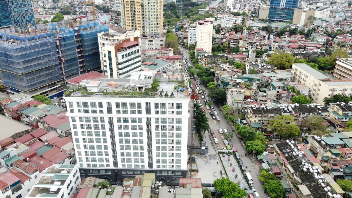 Dự án có diện tích sử dụng đất khoảng 2.533 m2 bao gồm 1 công trình cao 12 tầng + 3 tầng hầm (trong đó tầng 1 chức năng văn phòng, thương mại, sinh hoạt cộng đồng; tầng 2-12 chức năng căn hộ với tổng số 110 căn) và 5 nhà thấp tầng, quy mô dân số 350 người với tổng vốn đầu tư gần 183 tỷ đồng.