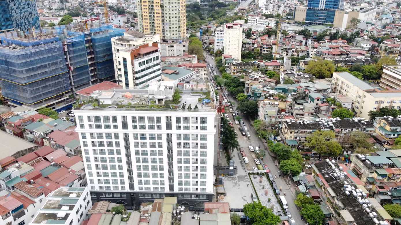 Dự án có diện tích sử dụng đất khoảng 2.533 m2 bao gồm 1 công trình cao 12 tầng + 3 tầng hầm (trong đó tầng 1 chức năng văn phòng, thương mại, sinh hoạt cộng đồng; tầng 2-12 chức năng căn hộ với tổng số 110 căn) và 5 nhà thấp tầng, quy mô dân số 350 người với tổng vốn đầu tư gần 183 tỷ đồng.