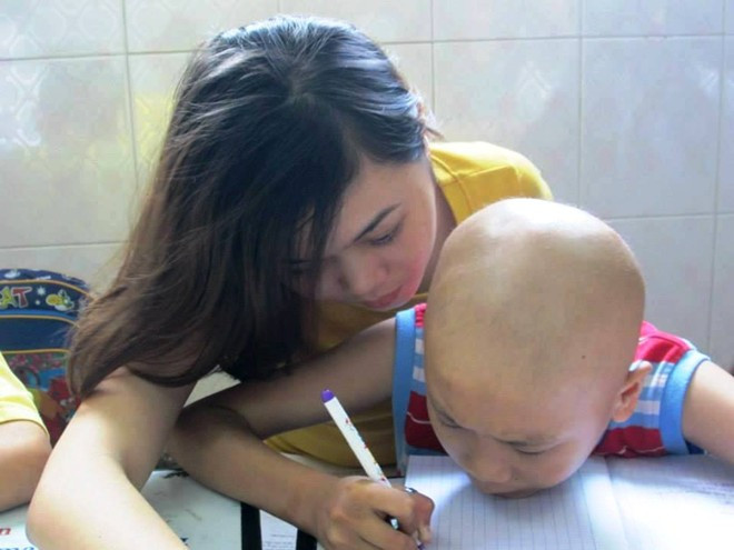 Hướng dẫn cẩn thận cho các em viết chữ đẹp