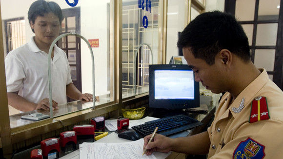 Làm thủ tục đăng ký xe tại CAH Thanh Trì, Hà Nội