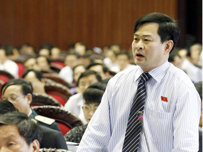 ĐB Nguyễn Đình Quyền đặt vấn đề: Vì sao Ngân hàng Nhà nước bất lực trước hiện tượng lãi suất ngầm Ảnh: Hồng Vĩnh