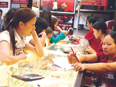 Vàng đang là tâm điểm của dư luận Ảnh: Hồng Vĩnh