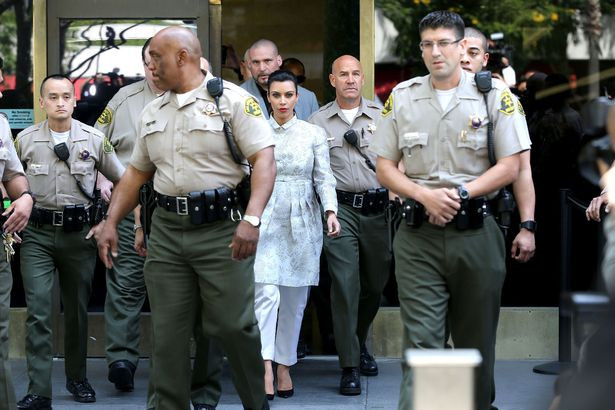 Trước đây Kim cũng nhiều lần đến hầu tòa nhưng vô ích vì chồng cũ cố tình không đến