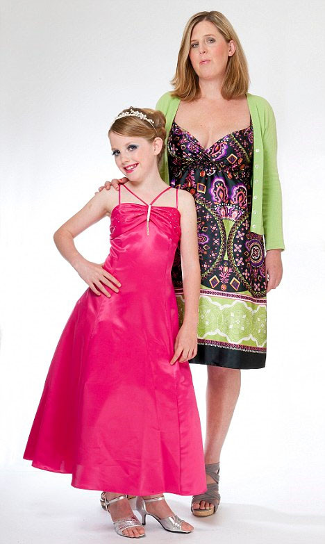 Shona Sibary và cô con gái Annie - Hoa hậu của 