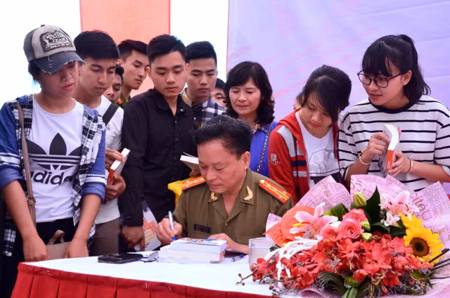 NXB Công an nhân dân ra mắt sách mới ảnh 15