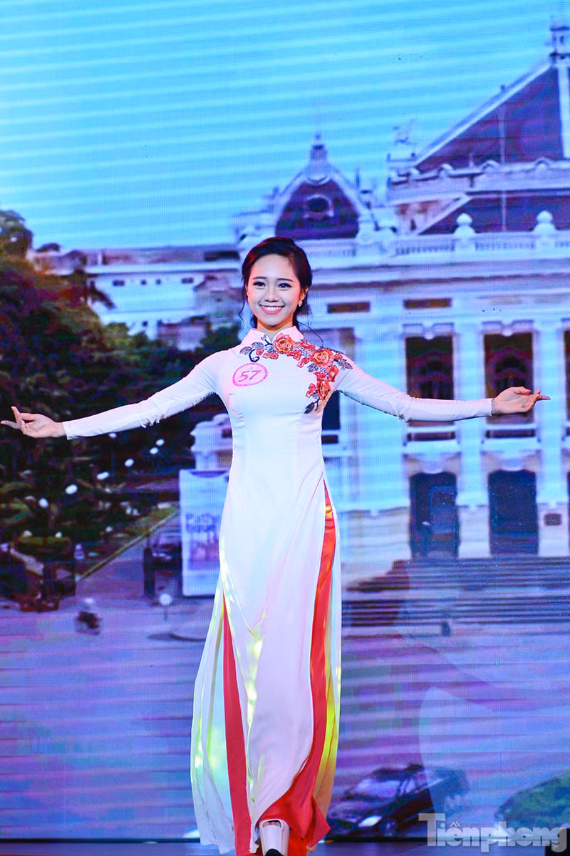 Cận cảnh nhan sắc hoa khôi học viện Ngoại giao ảnh 2