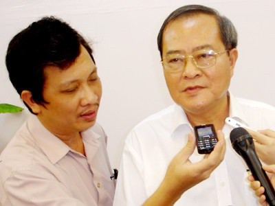 Ông Nguyễn Thành Long trả lời phỏng vấn PV Tiền Phong