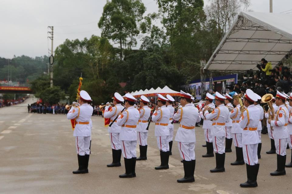 Chủ tịch Triều Tiên Kim Jong Un lên tàu về nước ảnh 14