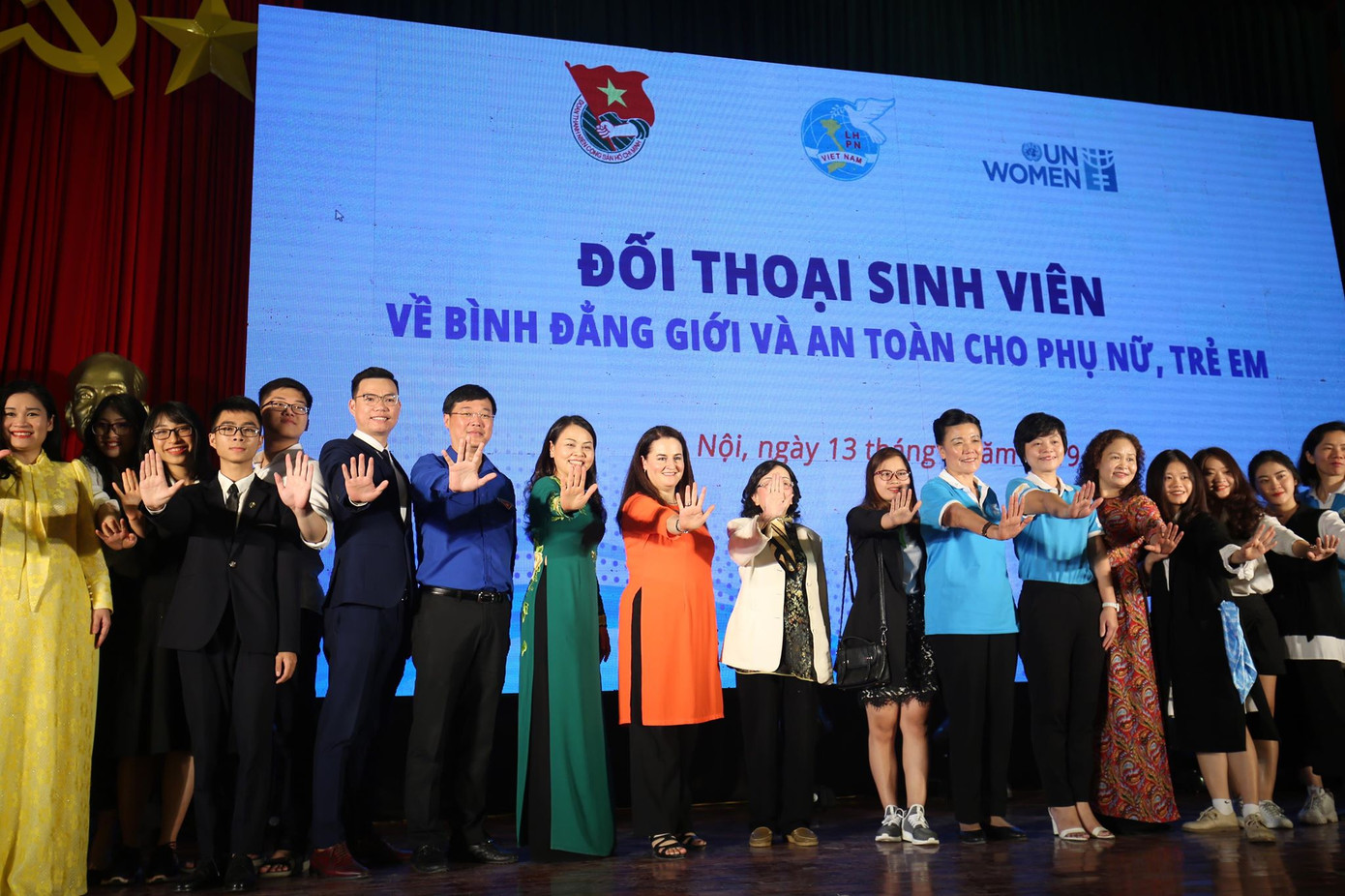 Anh Lê Quốc Phong: 3 nữ là Gương mặt trẻ Việt Nam tiêu biểu 2018 ảnh 1