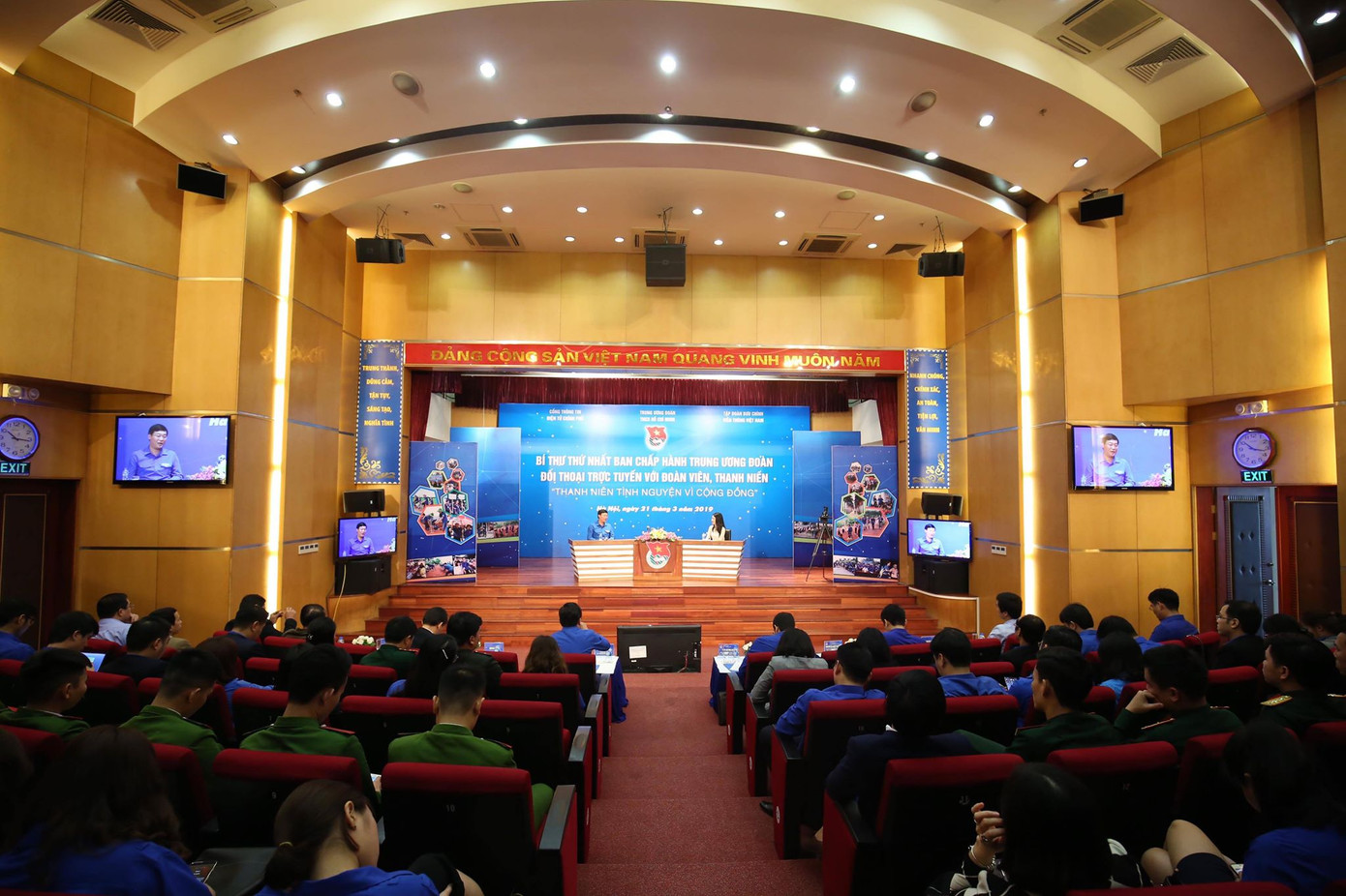 Bí thư thứ nhất TƯ Đoàn Lê Quốc Phong đối thoại với đoàn viên, thanh niên ảnh 6