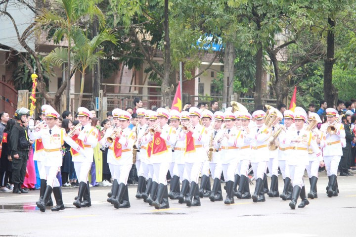 Chủ tịch Triều Tiên Kim Jong Un lên tàu về nước ảnh 25