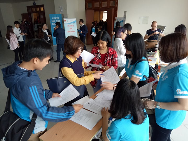 Anh Lê Quốc Phong: 3 nữ là Gương mặt trẻ Việt Nam tiêu biểu 2018 ảnh 44