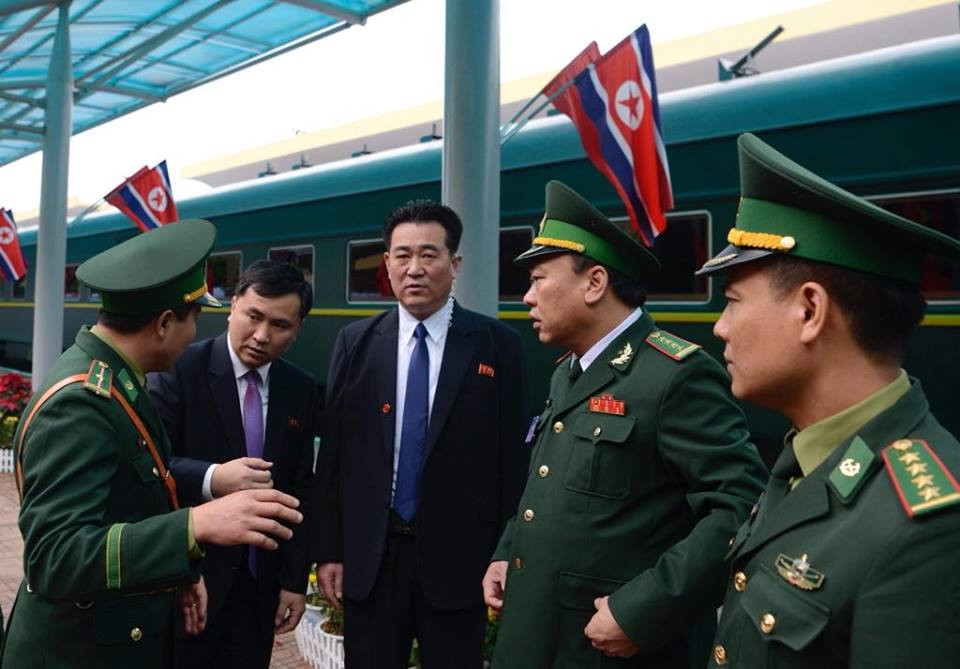 Đoàn tàu bọc thép Triều Tiên đã vào ga Đồng Đăng ảnh 1