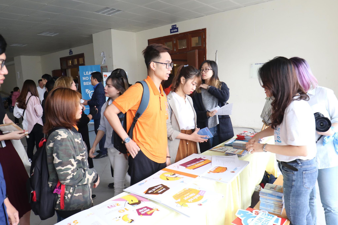 Anh Lê Quốc Phong: 3 nữ là Gương mặt trẻ Việt Nam tiêu biểu 2018 ảnh 42