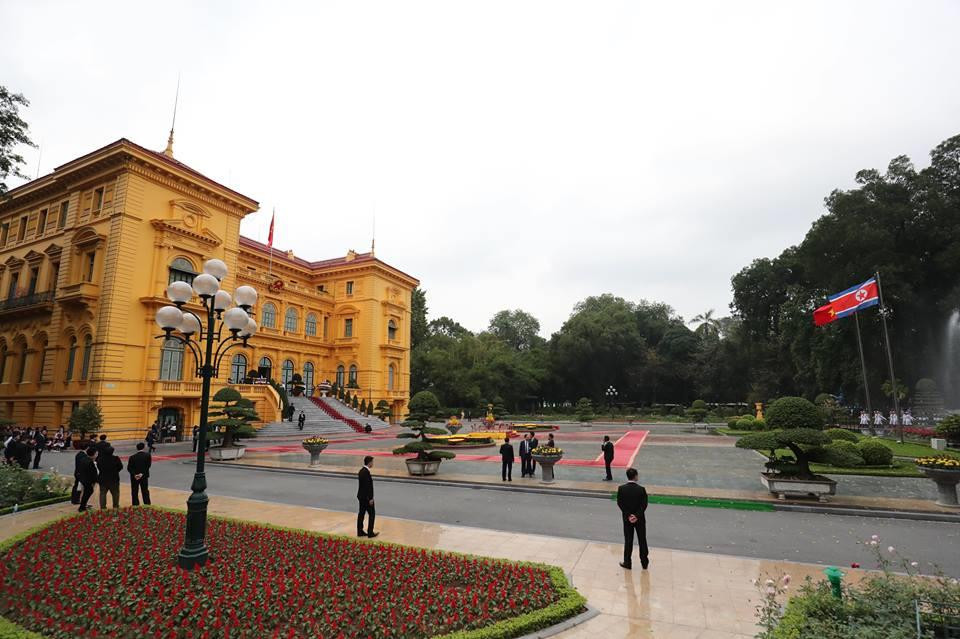 Lãnh đạo Việt Nam đón tiếp Chủ tịch Triều Tiên ảnh 24