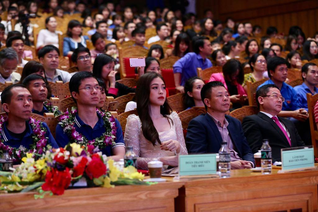 Các Gương mặt trẻ VN tiêu biểu hát ‘Nối vòng tay lớn’ kết thúc chuỗi tuyên dương ảnh 29