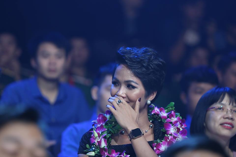 Xướng tên H'hen Niê, Quang Hải trong top 10 Gương mặt trẻ Việt Nam tiêu biểu ảnh 30