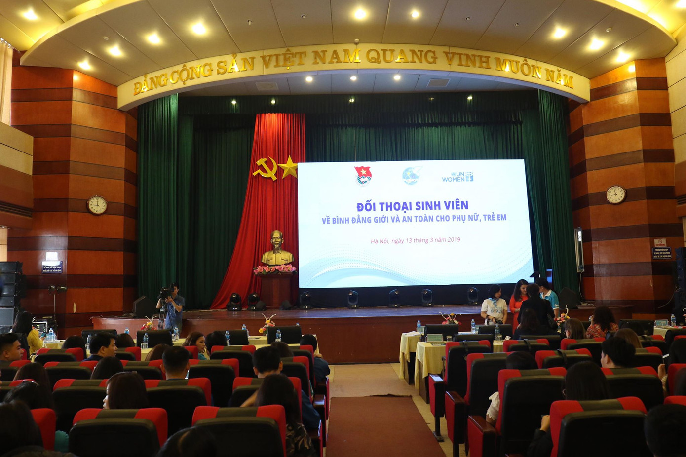 Anh Lê Quốc Phong: 3 nữ là Gương mặt trẻ Việt Nam tiêu biểu 2018 ảnh 39