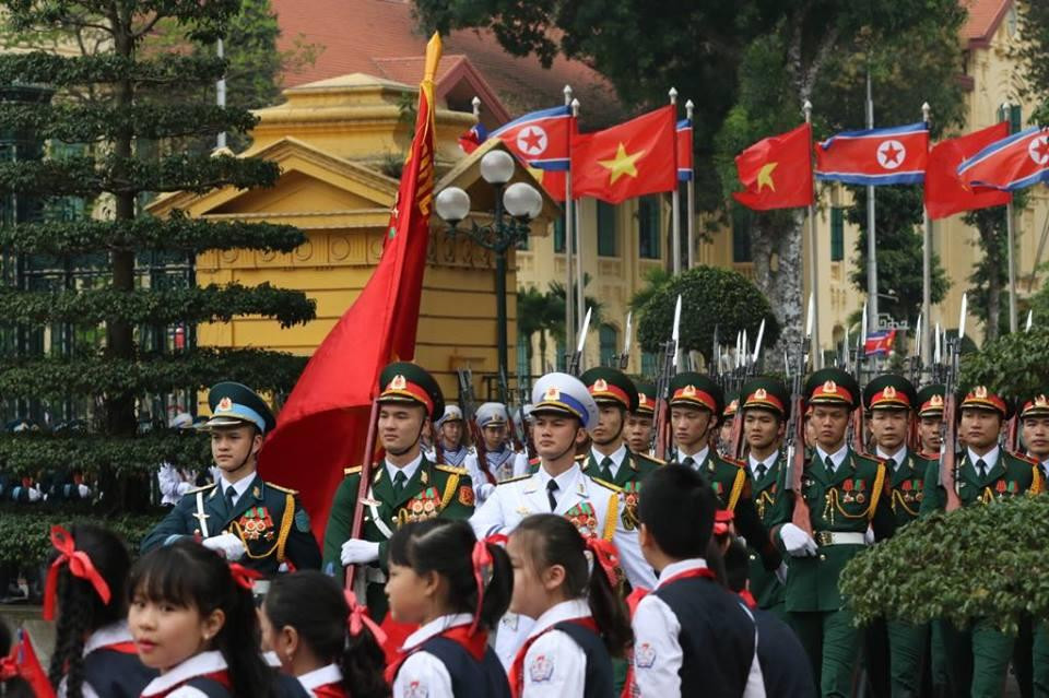 Lãnh đạo Việt Nam đón tiếp Chủ tịch Triều Tiên ảnh 21