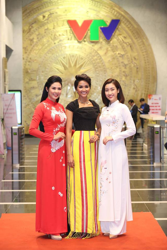 Xướng tên H'hen Niê, Quang Hải trong top 10 Gương mặt trẻ Việt Nam tiêu biểu ảnh 52