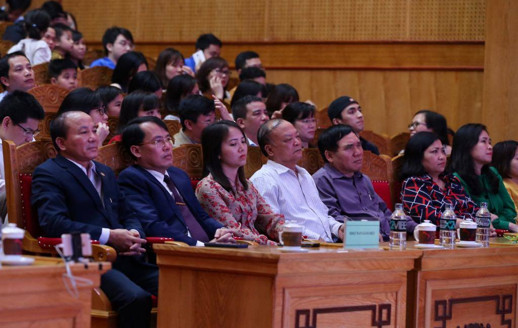 Các Gương mặt trẻ VN tiêu biểu hát ‘Nối vòng tay lớn’ kết thúc chuỗi tuyên dương ảnh 35