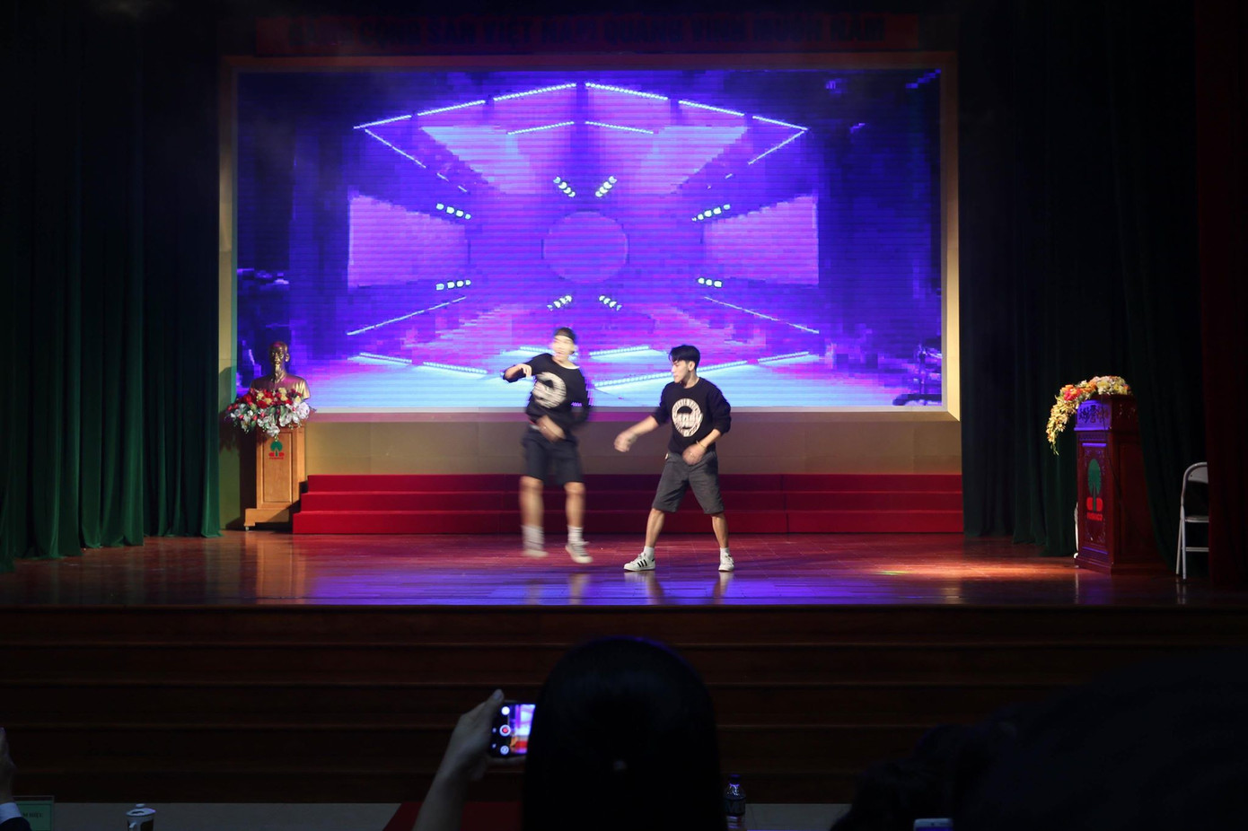 Các Gương mặt trẻ VN tiêu biểu hát ‘Nối vòng tay lớn’ kết thúc chuỗi tuyên dương ảnh 34