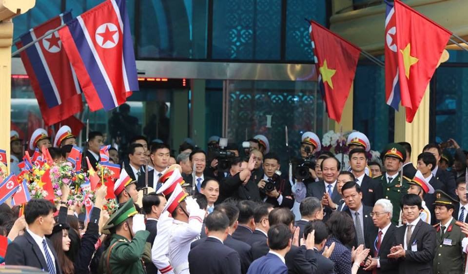 Chủ tịch Triều Tiên Kim Jong Un lên tàu về nước ảnh 7