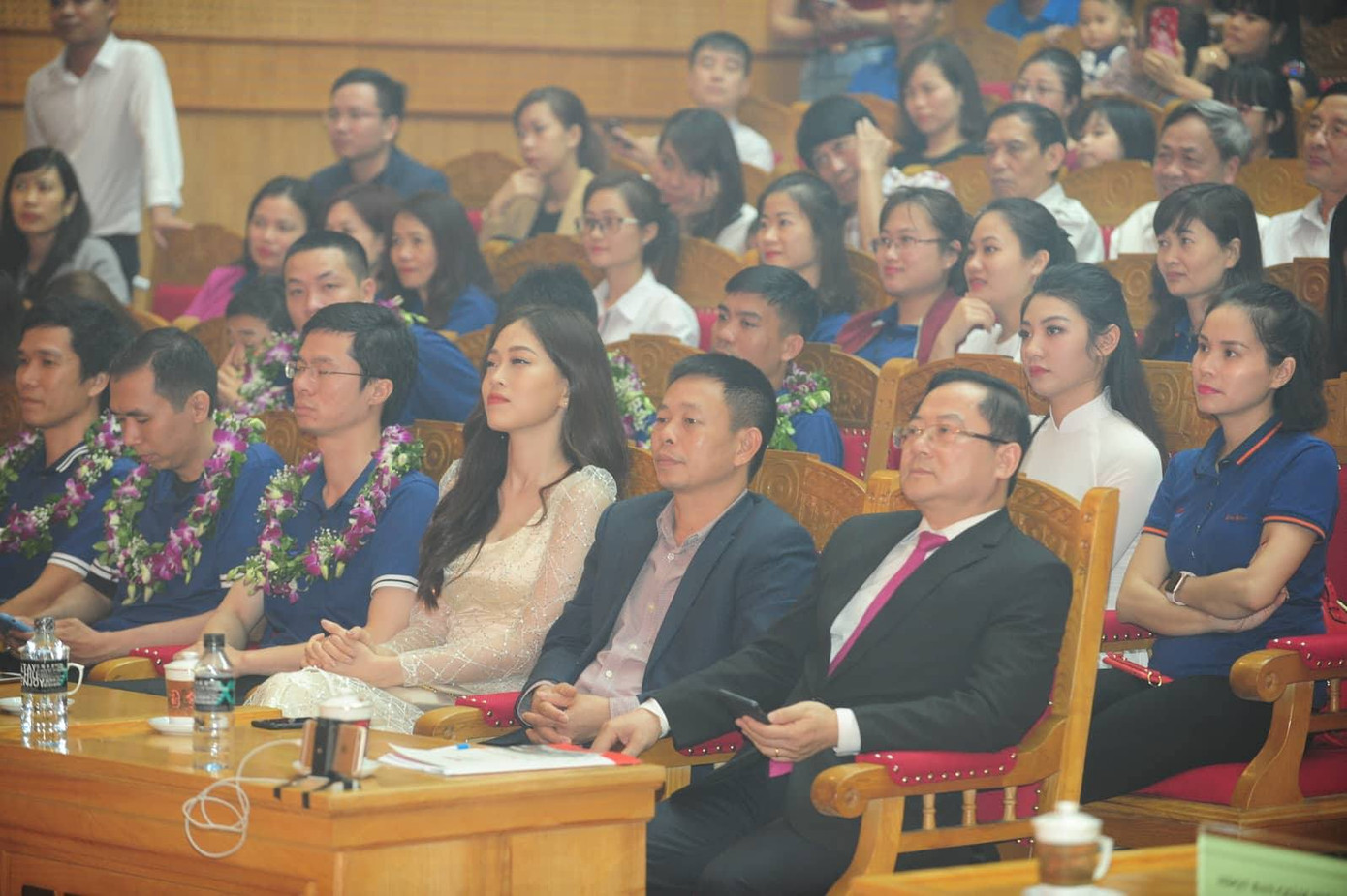 Các Gương mặt trẻ VN tiêu biểu hát ‘Nối vòng tay lớn’ kết thúc chuỗi tuyên dương ảnh 36