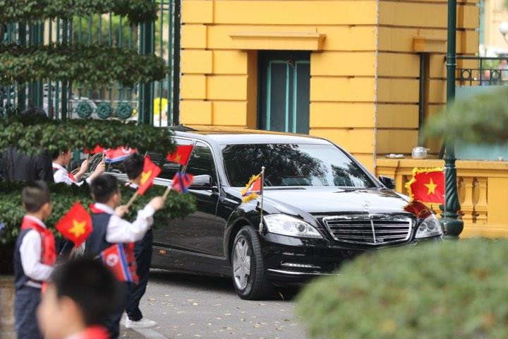 Lãnh đạo Việt Nam đón tiếp Chủ tịch Triều Tiên ảnh 15